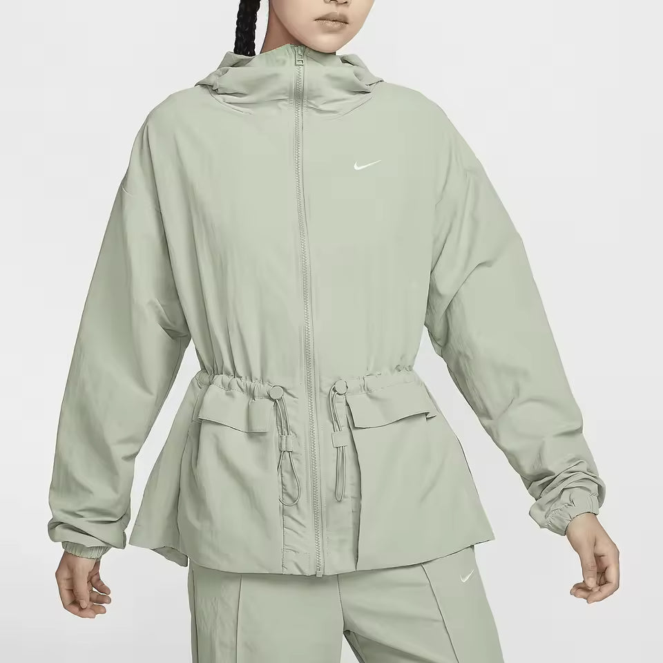 Casaco Feminino Nike Oficial Autêntico 2024 — Impermeável, Respirável e com Capuz FN3670-370