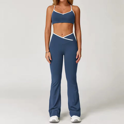 Conjunto de ioga feminino de 2 peças — roupa de treino, agasalho desportivo, calças de cintura subida e boca de sino, estilo sexy e fitness.