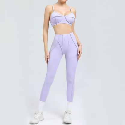 Conjunto feminino de ioga 3D — leggings de cintura alta que modelam e levantam o quadril, com top sem costas, para treino e ginásio.