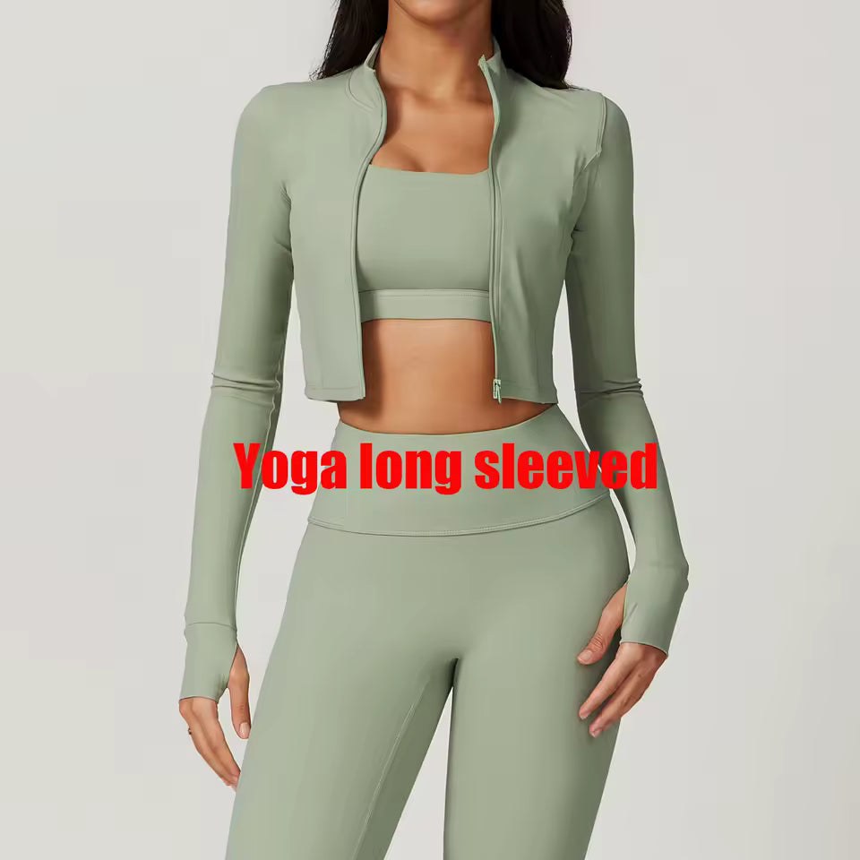 Casaco desportivo feminino de manga comprida, com fecho de zíper, gola alta e tecido de secagem rápida — ideal para yoga, corrida e atividades de fitness ao ar livre.