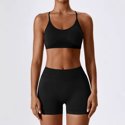 Conjunto feminino sem costuras para ioga e ginásio — inclui top curto e calções, ideal para treino, corrida e fitness (2 peças).