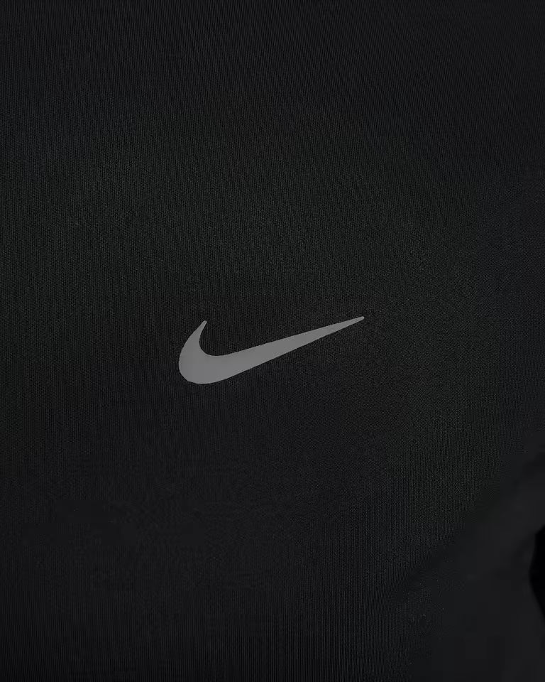 Camisola de corrida com capuz e fecho de secagem rápida Nike Swift Dri-FIT feminina