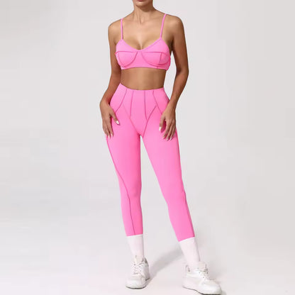 Conjunto feminino de ioga 3D — leggings de cintura alta que modelam e levantam o quadril, com top sem costas, para treino e ginásio.