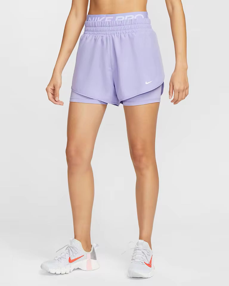Calções desportivos femininos Nike Dri-Fit, elegantes, versáteis, dois em um, confortáveis e desportivos, para mulheres ativas