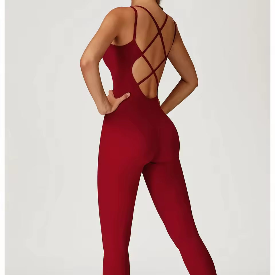 Macacão feminino com costas cruzadas — conjunto de yoga de uma peça, justo e elegante, ideal para treino, corrida ao ar livre e fitness, com efeito push up e design sexy.