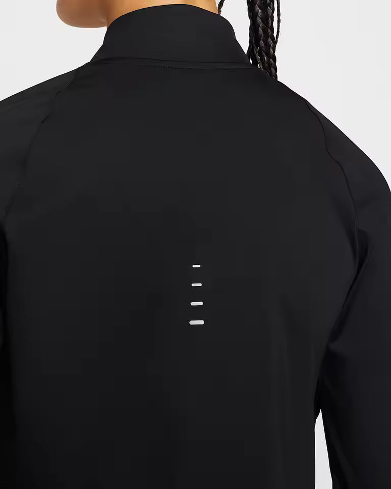 Camisola de corrida com capuz e fecho de secagem rápida Nike Swift Dri-FIT feminina