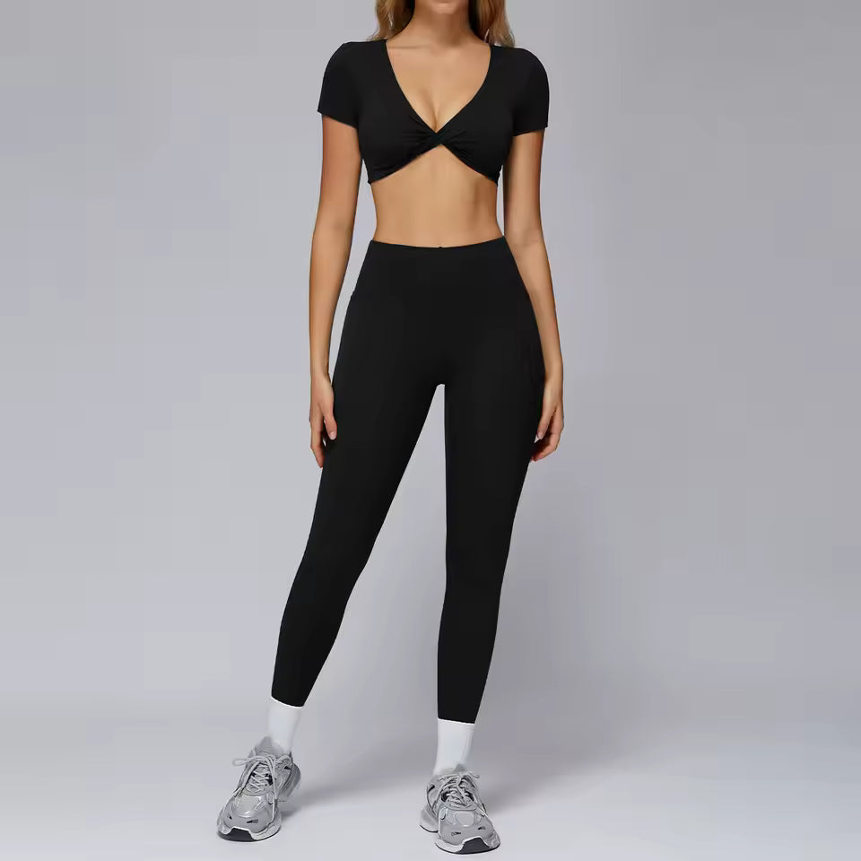 Conjunto de yoga feminino 2 peças: sutiã desportivo e roupas de treino de mangas curtas — ideal para ginásio, corrida e prática de yoga.
