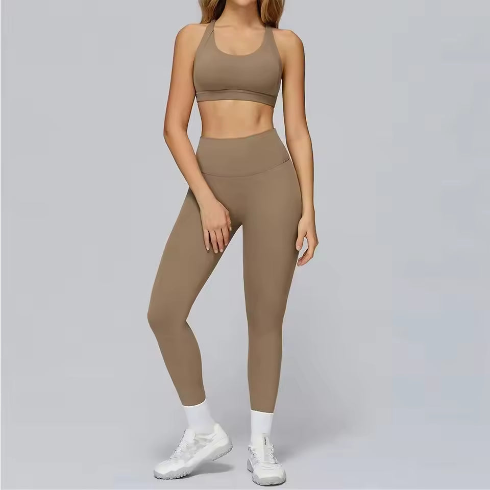 Conjunto de yoga feminino 2 peças: sutiã desportivo, leggings de cintura alta e calções — conjunto para ginásio, treino e atividades desportivas.