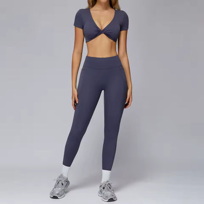 Conjunto de yoga feminino 2 peças: sutiã desportivo e roupas de treino de mangas curtas — ideal para ginásio, corrida e prática de yoga.