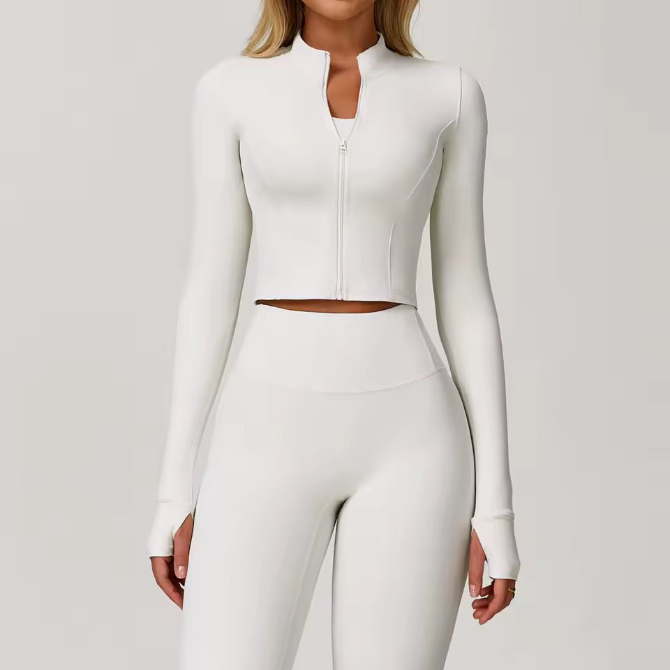 Casaco desportivo feminino de manga comprida, com fecho de zíper, gola alta e tecido de secagem rápida — ideal para yoga, corrida e atividades de fitness ao ar livre.