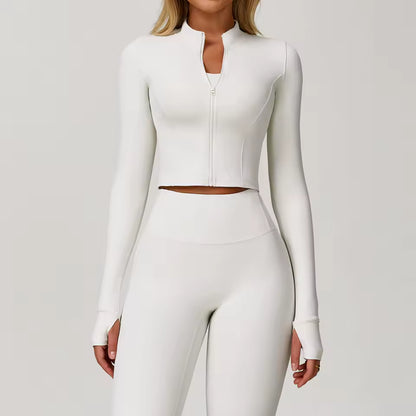 Casaco desportivo feminino de manga comprida, com fecho de zíper, gola alta e tecido de secagem rápida — ideal para yoga, corrida e atividades de fitness ao ar livre.