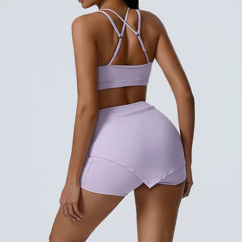 Conjunto desportivo feminino 2 peças — terno de ioga com sutiã de fitness e calções de ciclismo, ideal para treino, ginásio e atividades físicas, com efeito push-up