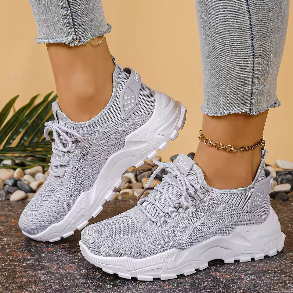 Ténis femininos respiráveis em malha — modelo casual, versátil e estilo “dad shoe”