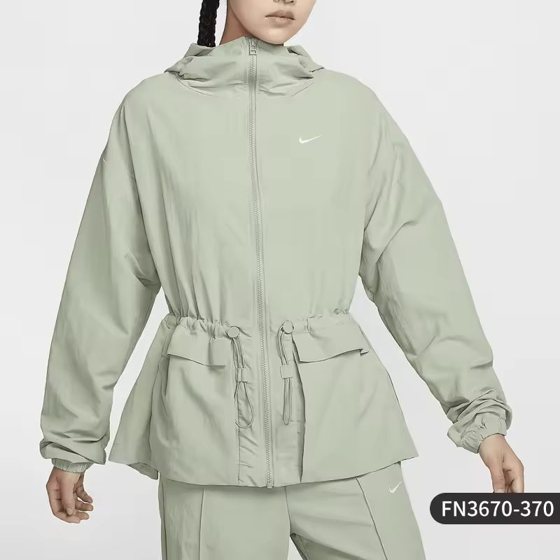 Casaco Feminino Nike Oficial Autêntico 2024 — Impermeável, Respirável e com Capuz FN3670-370