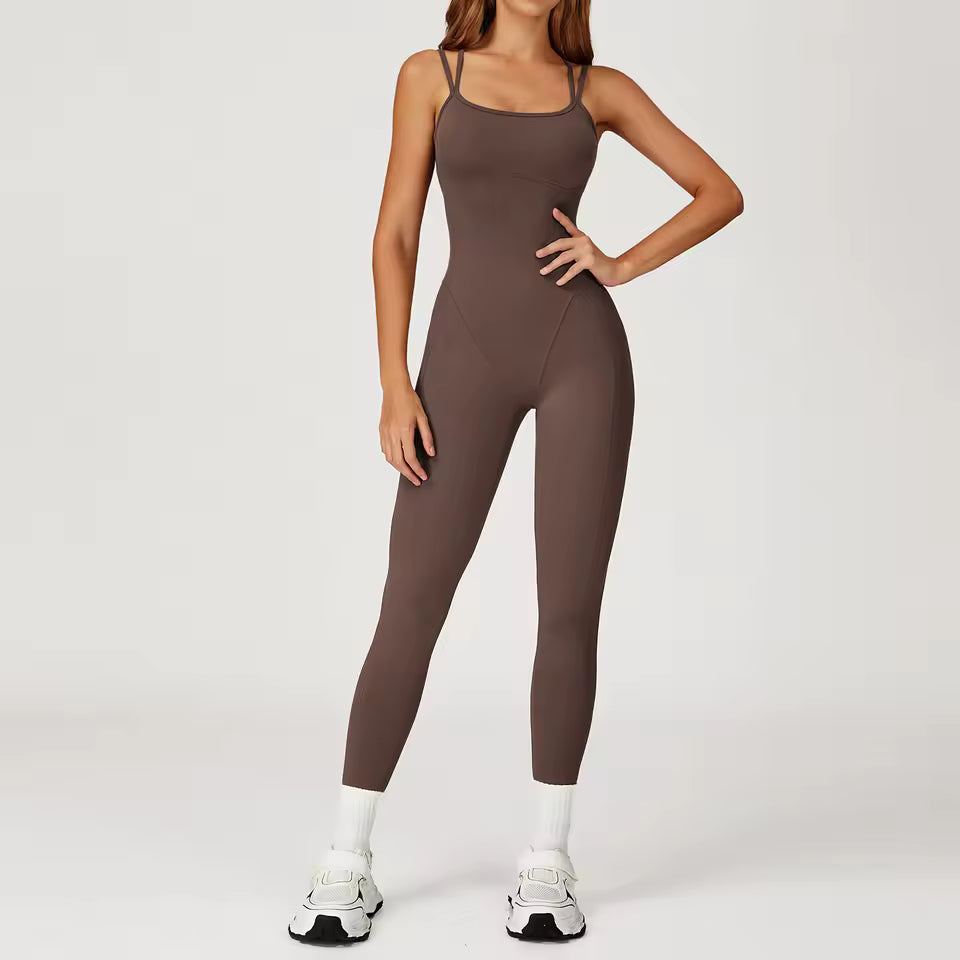 Macacão feminino com costas cruzadas — conjunto de yoga de uma peça, justo e elegante, ideal para treino, corrida ao ar livre e fitness, com efeito push up e design sexy.