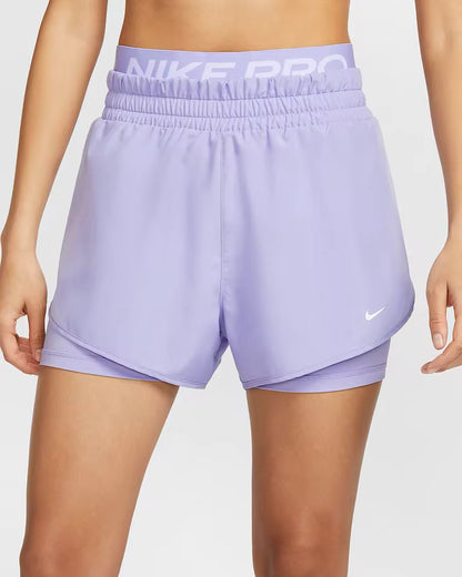 Calções desportivos femininos Nike Dri-Fit, elegantes, versáteis, dois em um, confortáveis e desportivos, para mulheres ativas