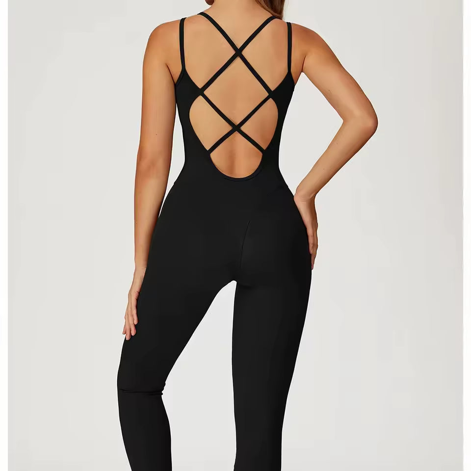 Macacão feminino com costas cruzadas — conjunto de yoga de uma peça, justo e elegante, ideal para treino, corrida ao ar livre e fitness, com efeito push up e design sexy.