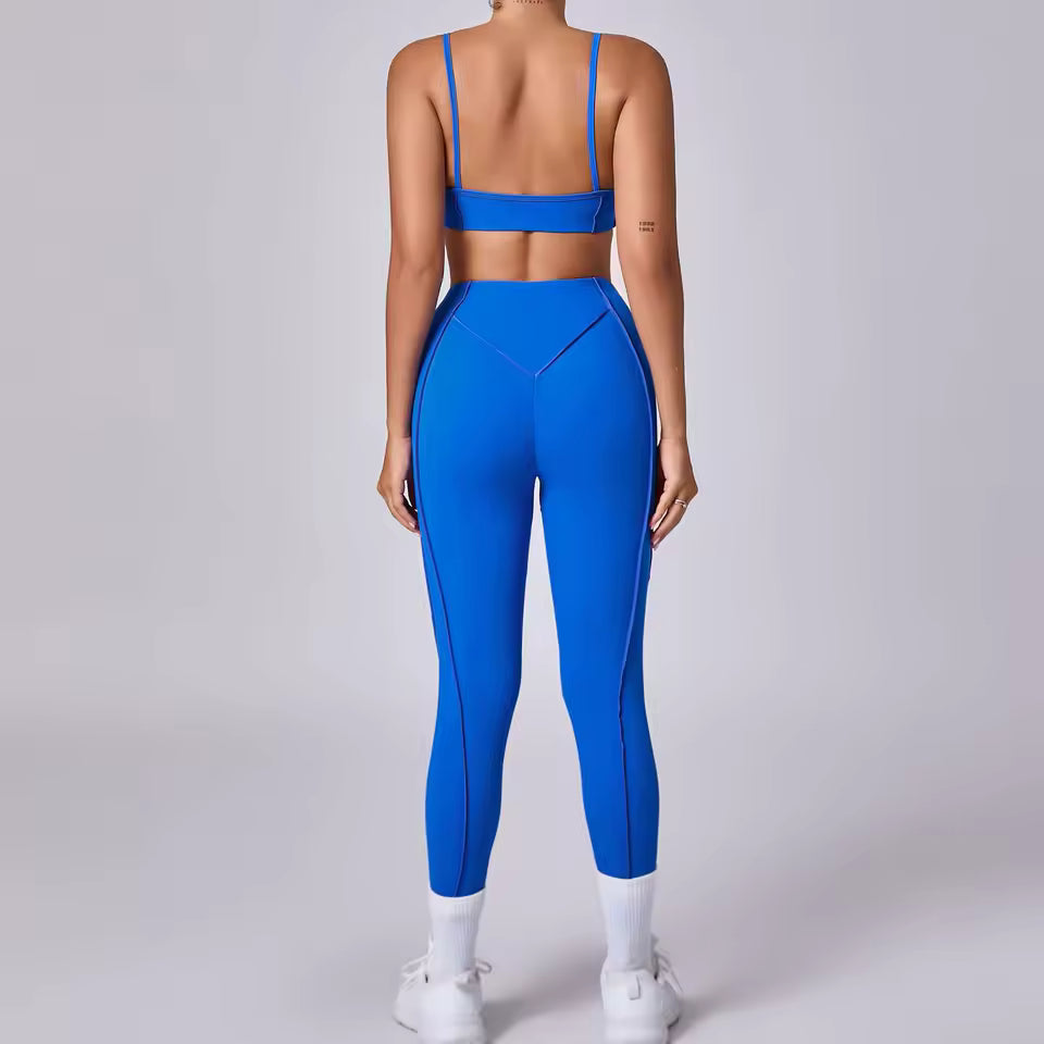 Conjunto feminino de ioga 3D — leggings de cintura alta que modelam e levantam o quadril, com top sem costas, para treino e ginásio.