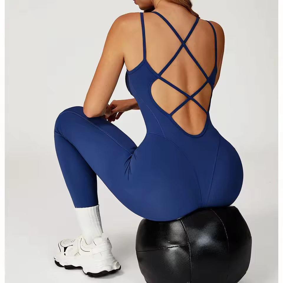 Macacão feminino com costas cruzadas — conjunto de yoga de uma peça, justo e elegante, ideal para treino, corrida ao ar livre e fitness, com efeito push up e design sexy.