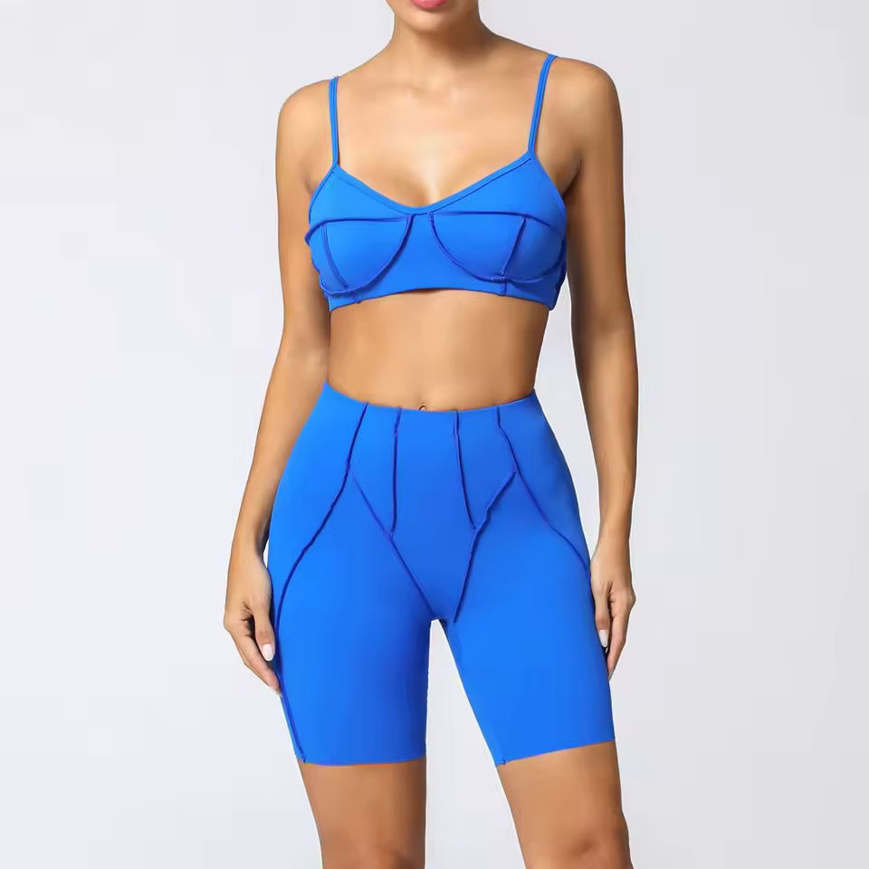 Conjunto feminino de ioga 3D — leggings de cintura alta que modelam e levantam o quadril, com top sem costas, para treino e ginásio.