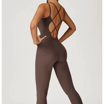 Macacão feminino com costas cruzadas — conjunto de yoga de uma peça, justo e elegante, ideal para treino, corrida ao ar livre e fitness, com efeito push up e design sexy.