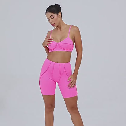 Conjunto feminino de ioga 3D — leggings de cintura alta que modelam e levantam o quadril, com top sem costas, para treino e ginásio.